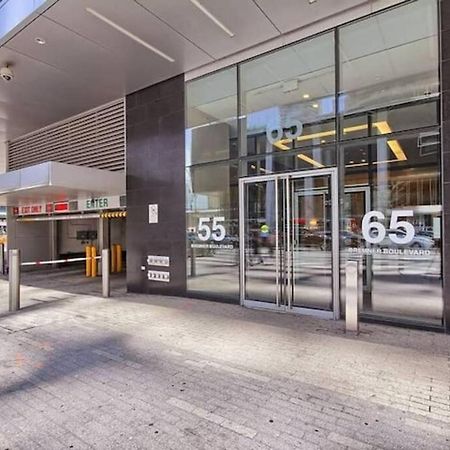 Prestigious 2-Bdrm Condo - Across From Scotiabank Arena تورونتو المظهر الخارجي الصورة